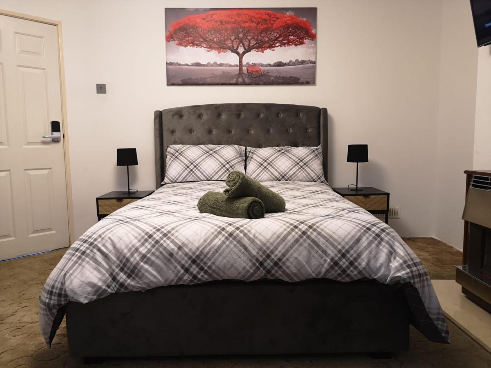 ホテル Mossbank House Luton Airport エクステリア 写真