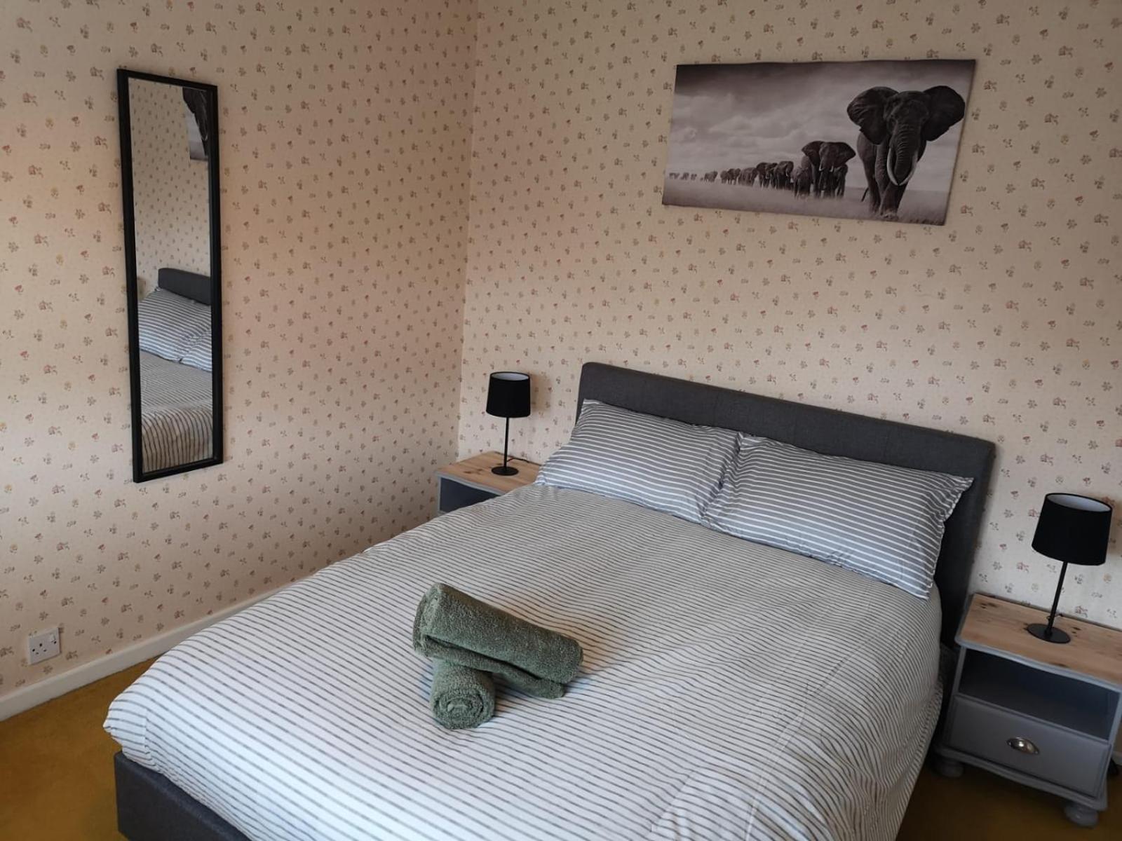 ホテル Mossbank House Luton Airport エクステリア 写真
