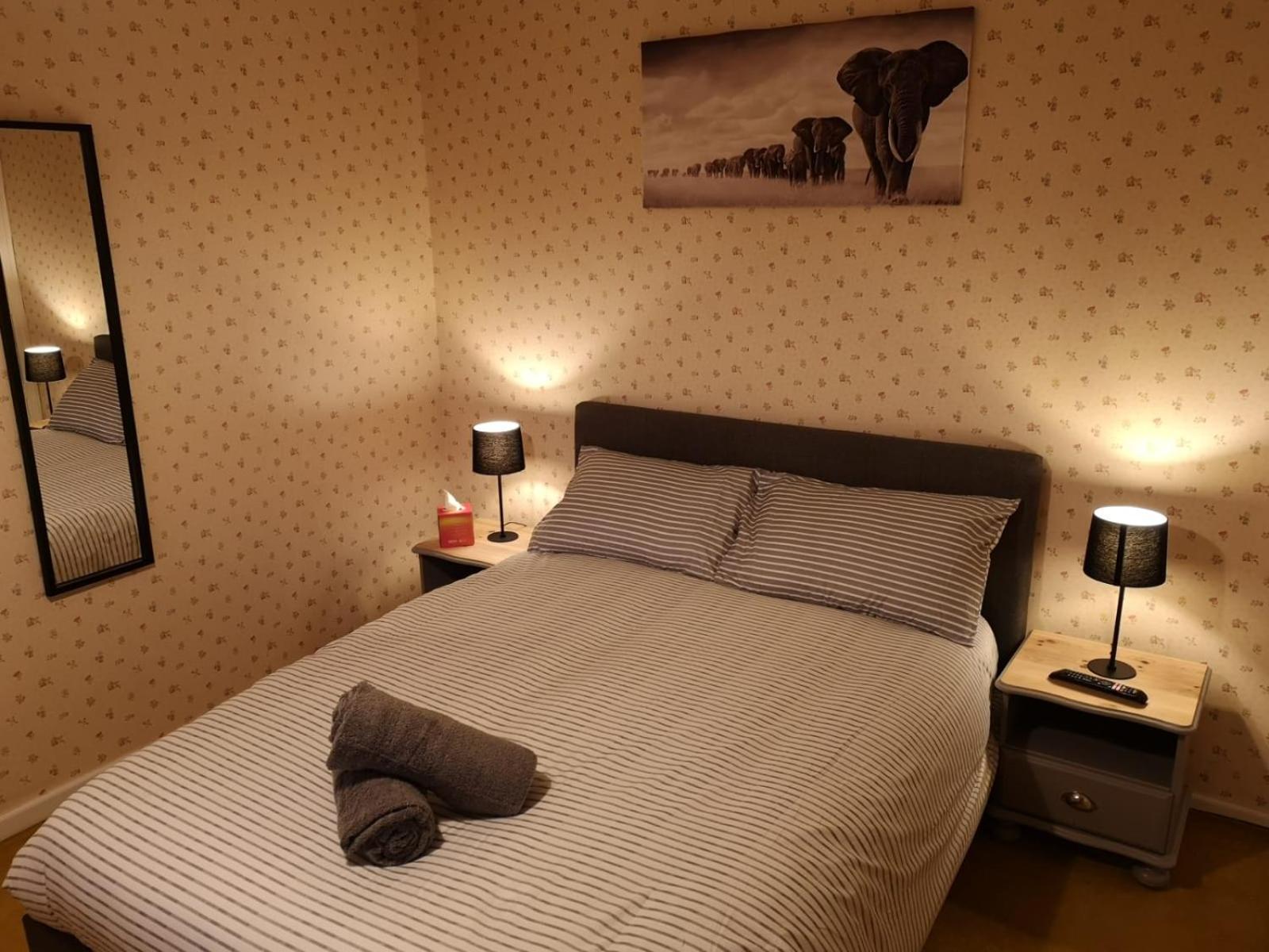 ホテル Mossbank House Luton Airport エクステリア 写真
